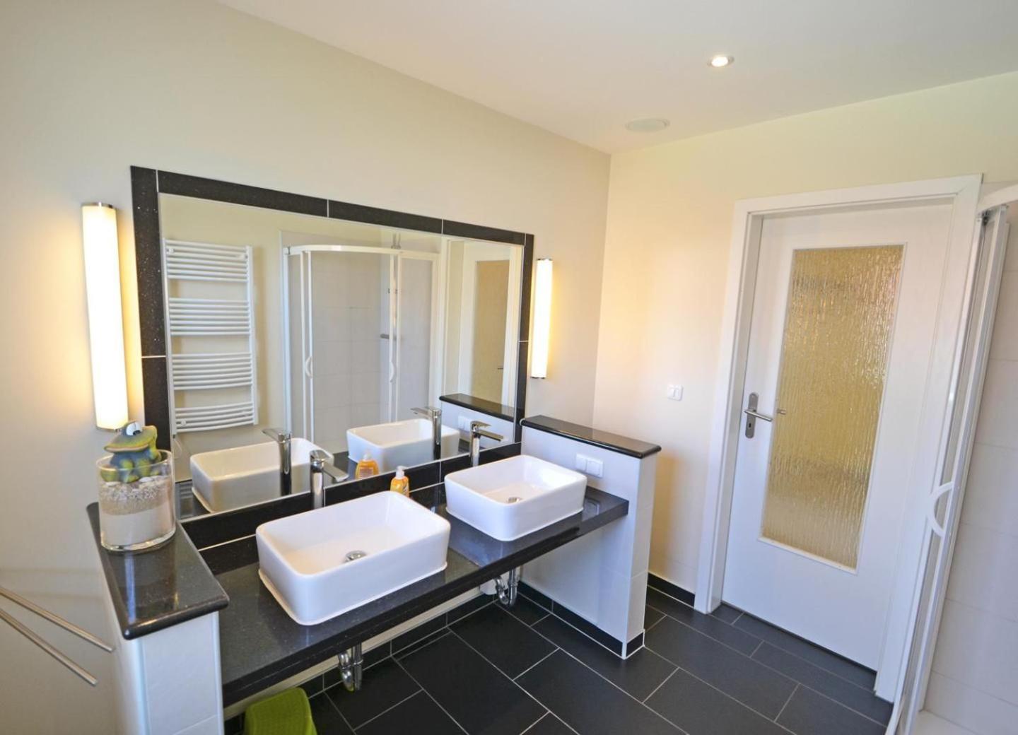 Haus Triade Ferienwohnung Triade 3 치노비츠 외부 사진